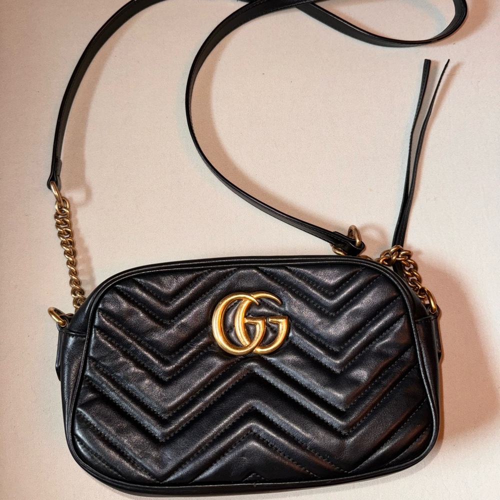Gucci Black Leather GG Marmont Small